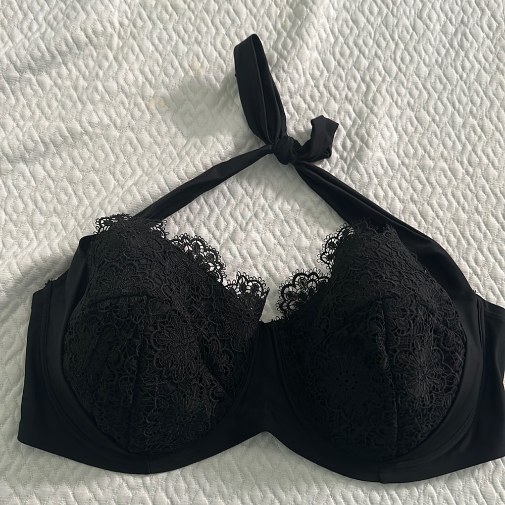 Hunter McGrady x Playful Promises bathing suit top